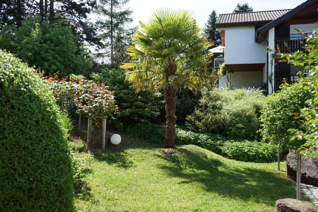 Gaestehaus Am Fuerstweg Heuchelheim-Klingen Esterno foto